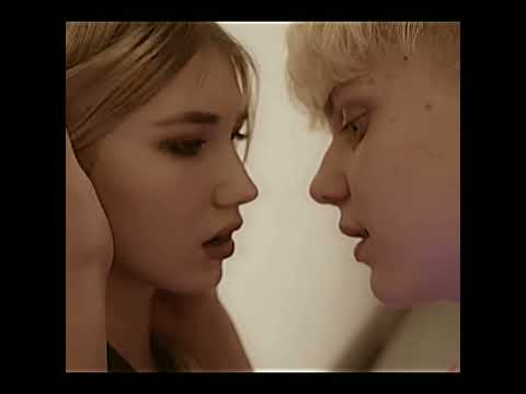 Саша Айс и Ваня Дмитриенко Поцеловались - YouTube