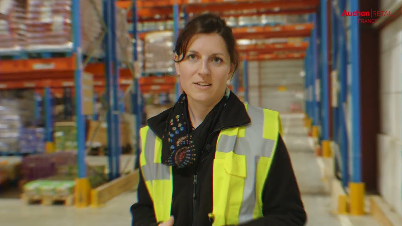 Anne, responsable d'activité logistique chez Auchan Retail France
