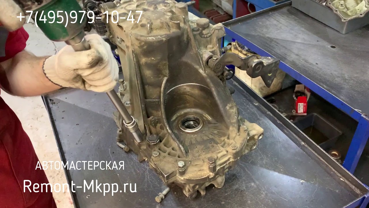 Ларгус шумит коробка