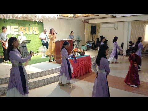 SUNDAY SERVICE PRAISE | TAMBOURINEDANCE