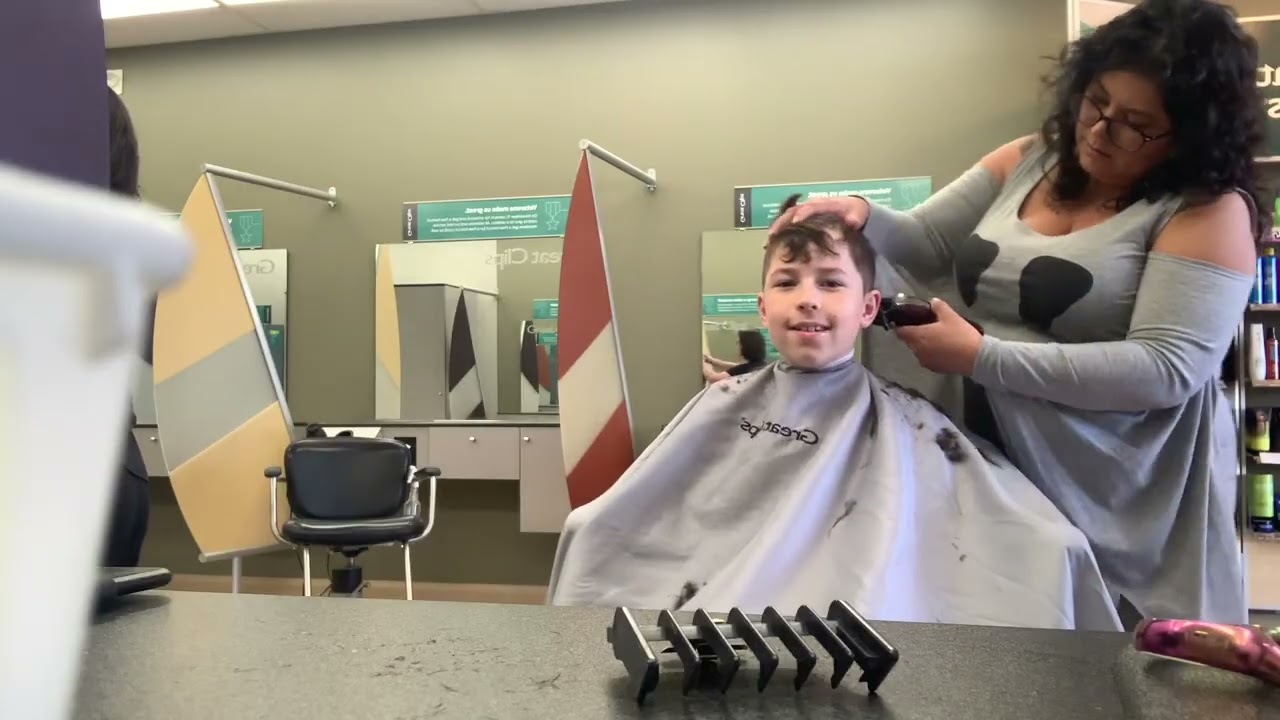 Getting a haircut Strem