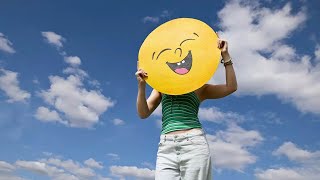 Security Expert Warns Parents About Using Emojis on Children’s Faces in Photos