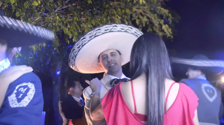 Eduardo Salinas - La Cumbia Mariachera  Video Ofic...