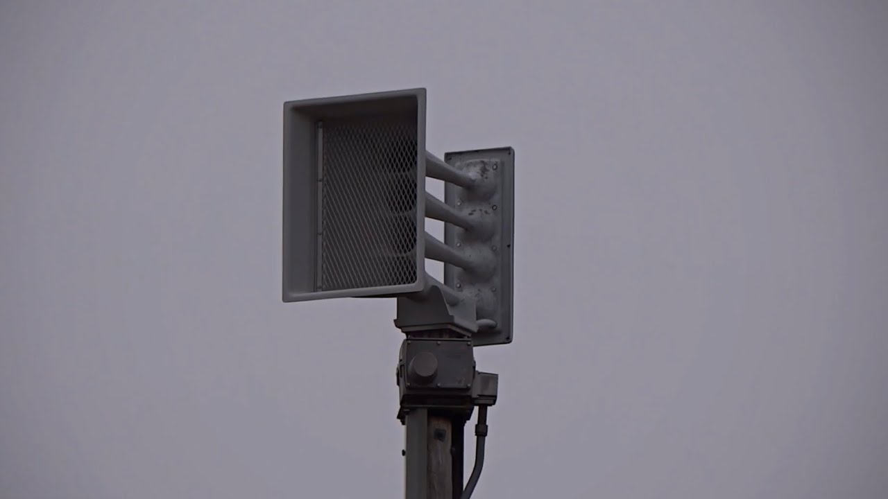 Whelen WPS 4004 (465 Hz) Tornado Siren Test - Air Horn, Voice, Alert - Walnut, IL