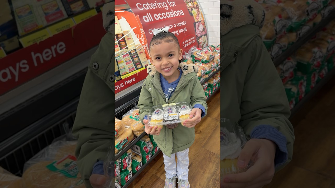 Ребенок умоляет маму купить ВОТ ЭТО!! 