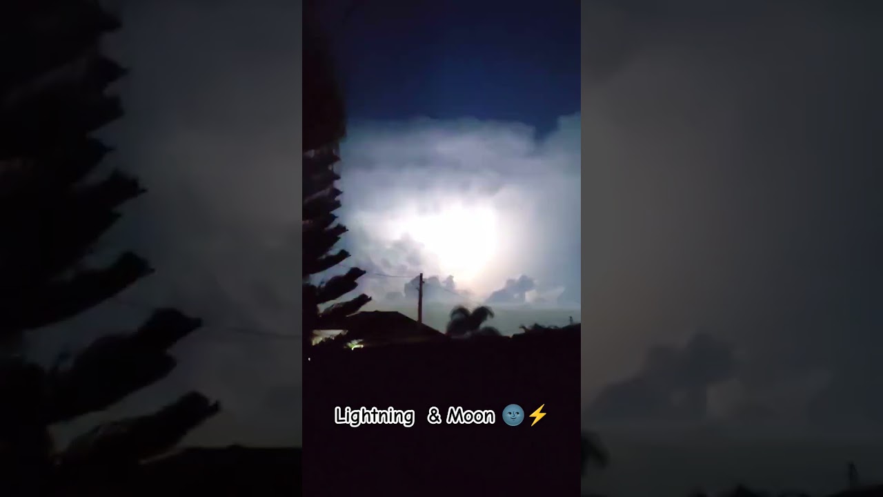 Amazing Lightning and the Moon 🌚⚡ 
