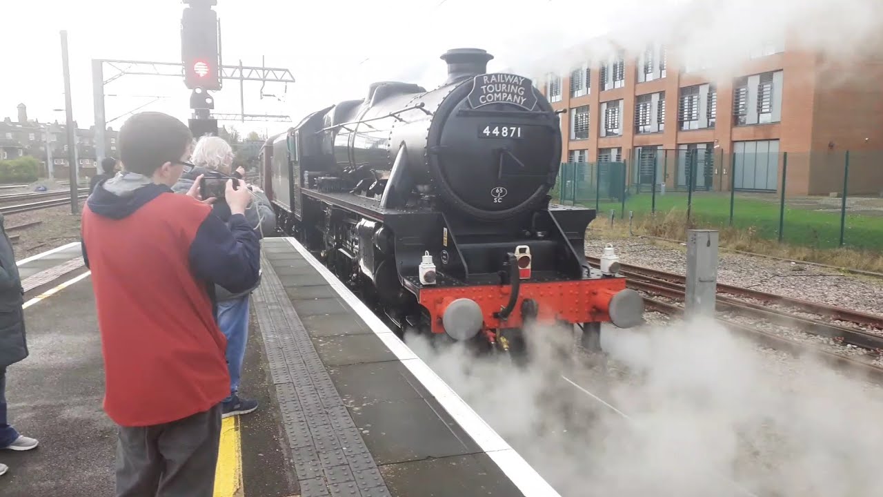 LMS stanier 44871 arrives at york with 47802 departing - YouTube