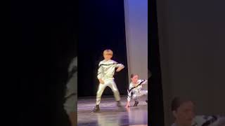 Teddy who rocks dances to #spacejam #hiphop #hiphopmusic #dance