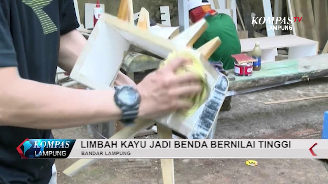 LIMBAH KAYU JADI BENDA BERNILAI TINGGI