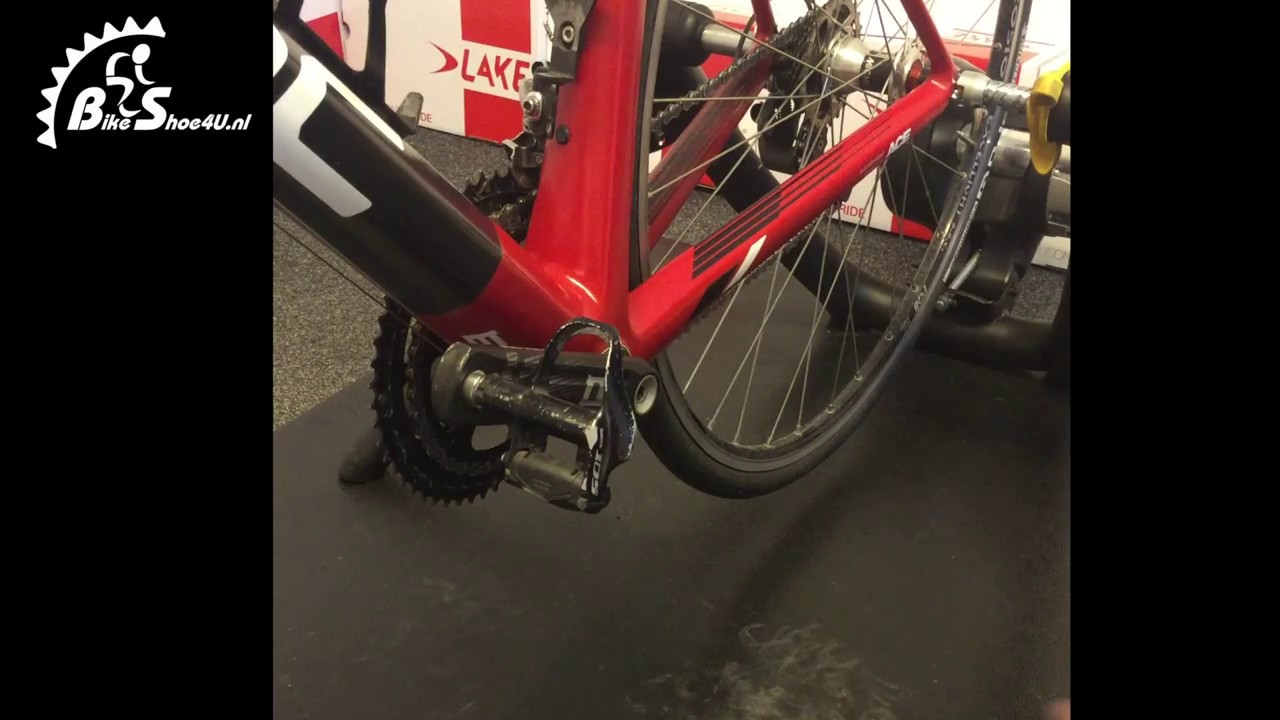 Pedalen wisselen kan ook zo - YouTube