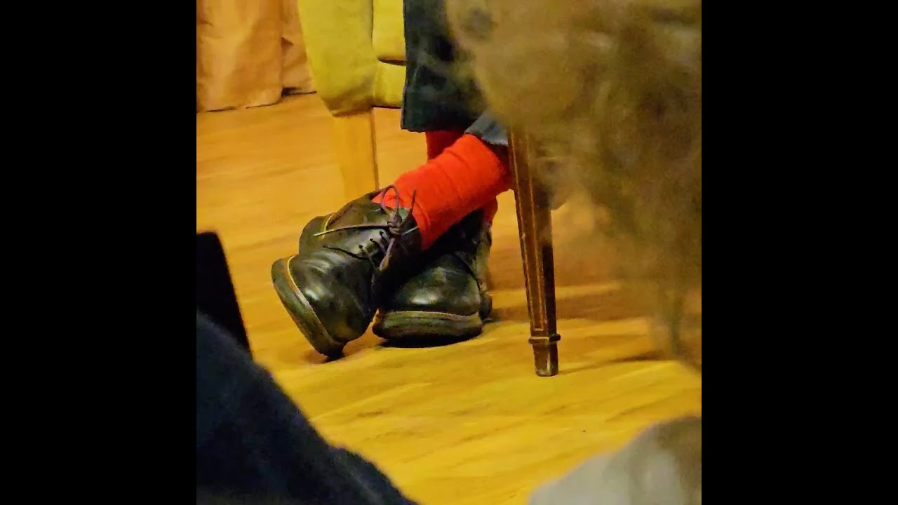 LOS CALCETINES ROJOS DE LA SUERTE DE RAFAEL SOLER - YouTube