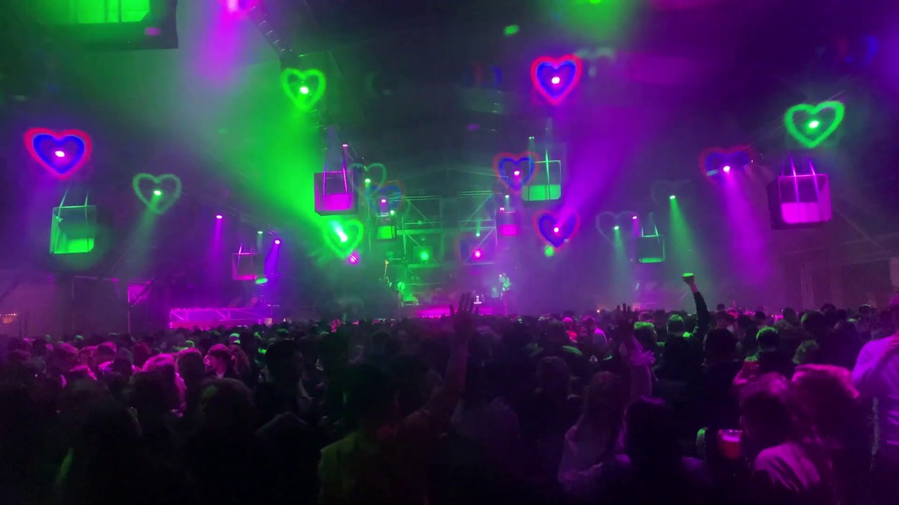 Freaky Glasses spacebril - Hartjes effect - YouTube