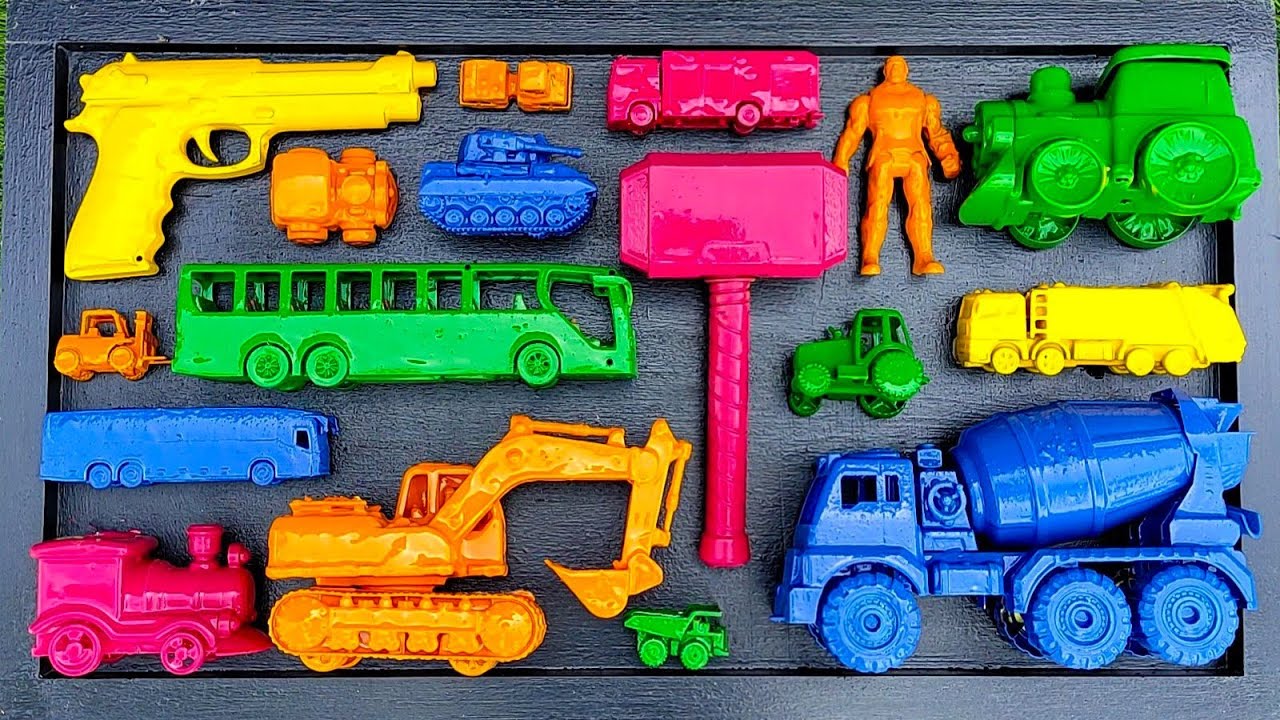 Membersihkan Mainan Mobil Balap, Bus Telolet, Excavator, Kereta Api, Pesawat, Tank Baja, Sped Boet. 