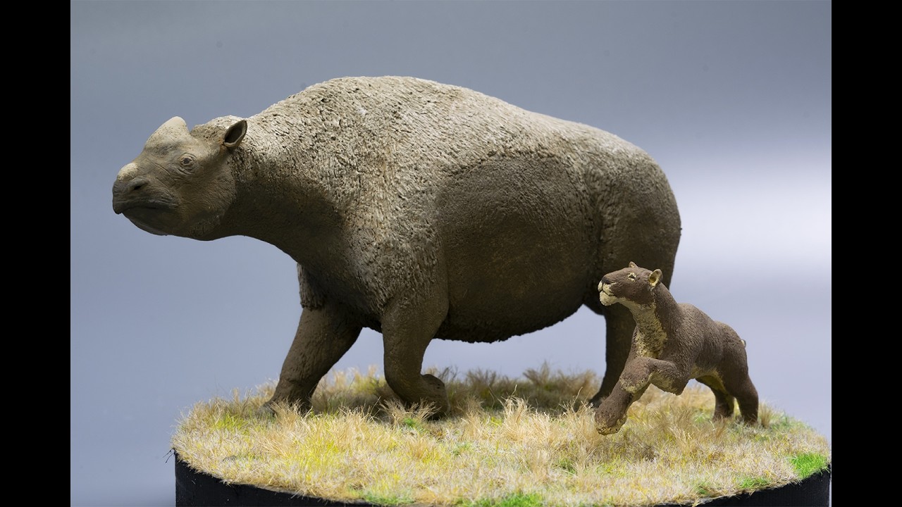 Диорама «Гомотерий преследует эласмотерия»