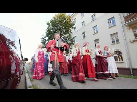 Video: Hoe Maak Je Een Russische Volkspop?