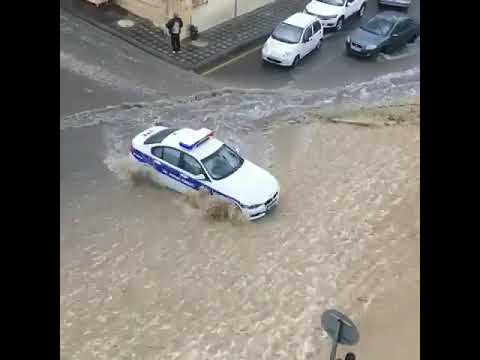 Video: Yağışda çaydakı Su Niyə Daha Isti Görünür?