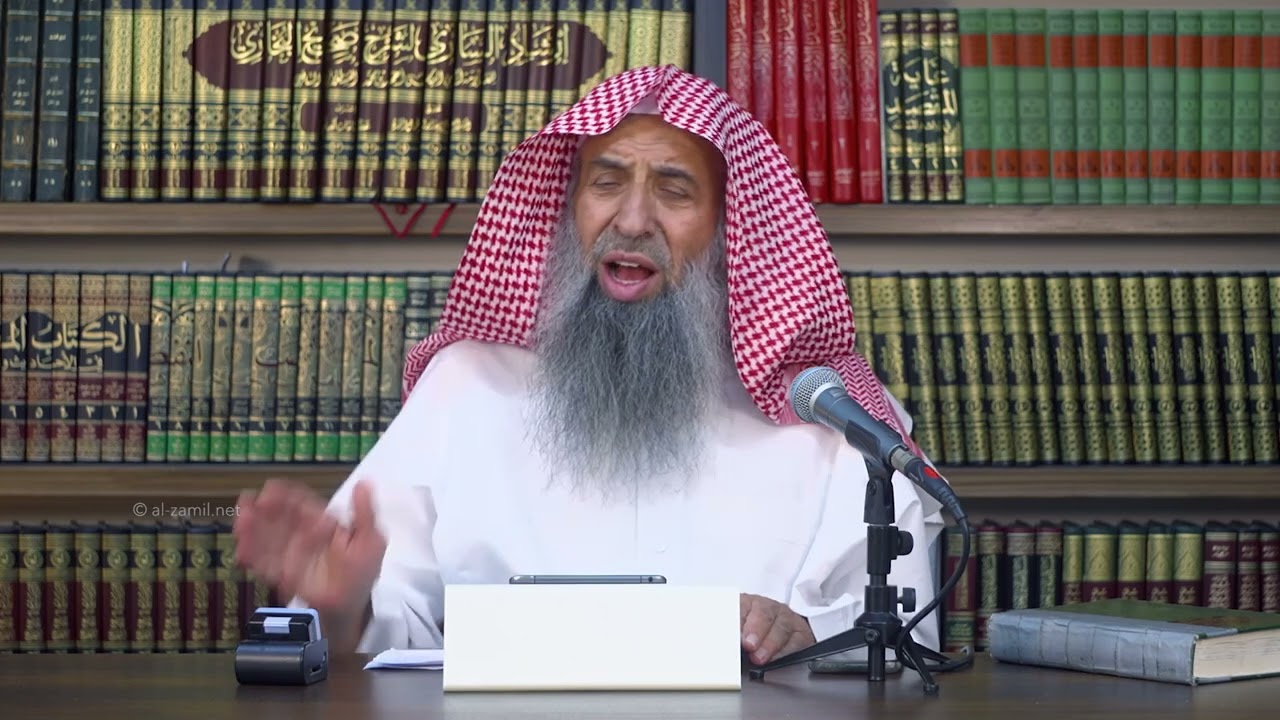 ما حكم تأخر المأموم عن الإمام بركنين؟ وهل التأخير يبدأ بمفارقة الركن الأول أم تمام الركن الثاني؟