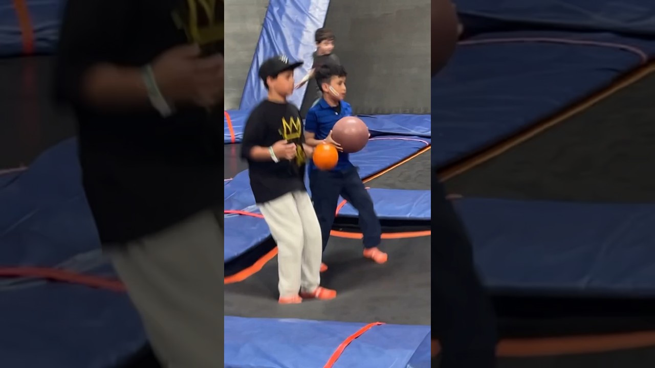 Playdate with my friends @skyzone playing 