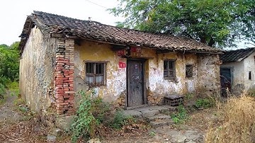 After his business failed ~ A businessman bought an abandoned house in the forest and renovated it