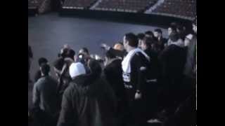 Video thumbnail of "Nate Diaz flipping the birds for fans at Montreal presser (Jan 23)"