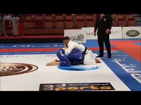 Isaque Bahiense ensina a vencer com blitz no início da luta de Jiu-Jitsu