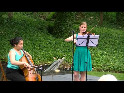 Traditional Hungarian folksong on violin and cello - Bartok