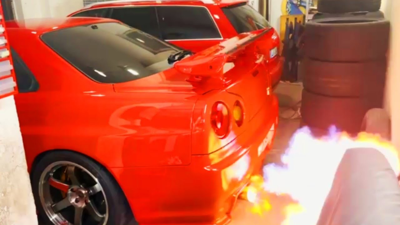 Skyline R34 GTR - on fire?! O.o - YouTube