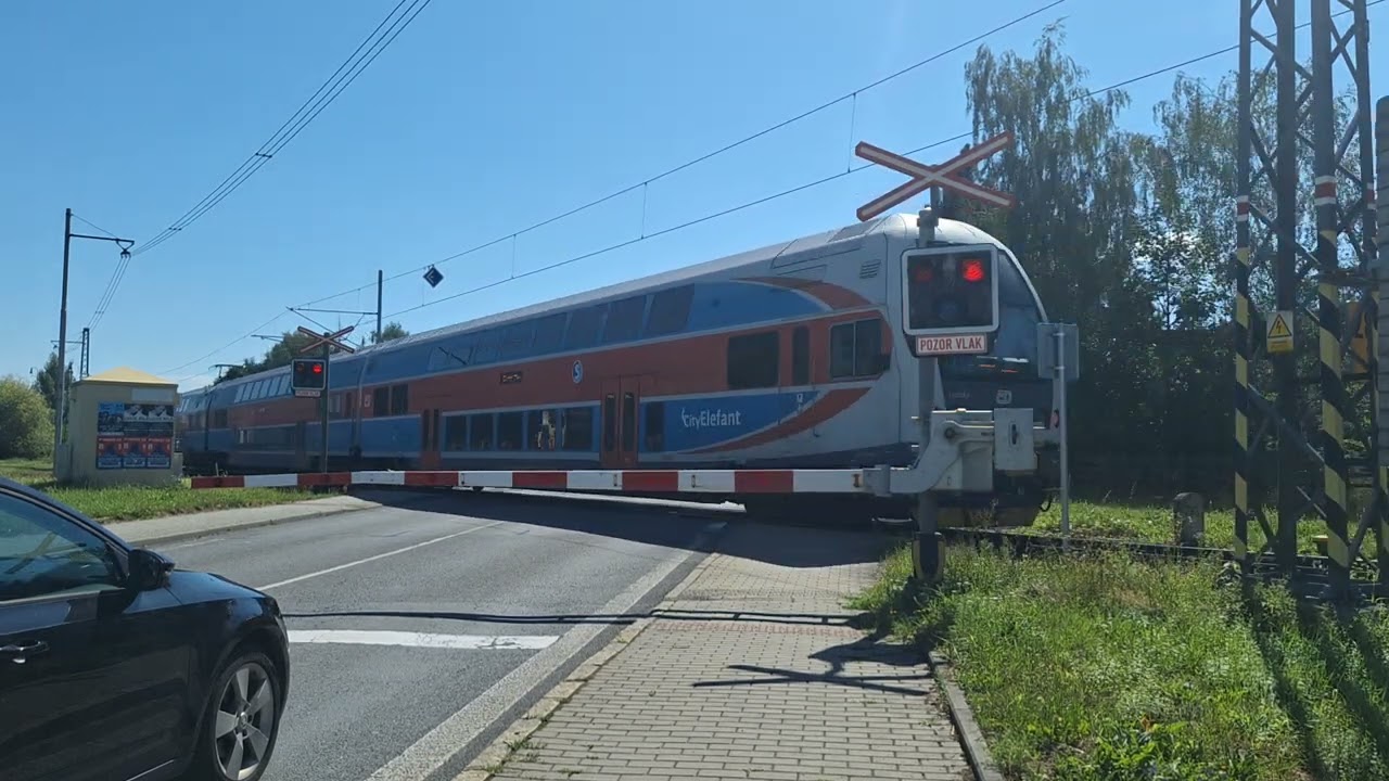 Železniční přejezd Opava-Komárov 2