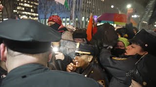 ""Oink Oink Piggy Piggy" - Pro Palestine Protesters taunt NYPD officers after shoving