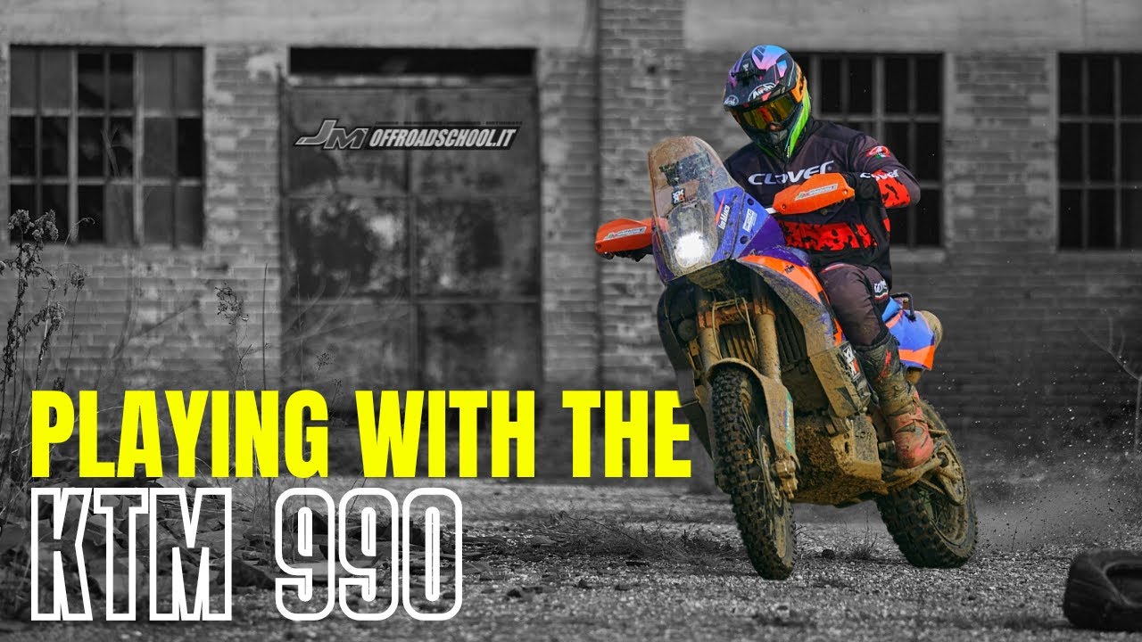 GIOCANDO CON LA KTM 990 ADVENTURE S