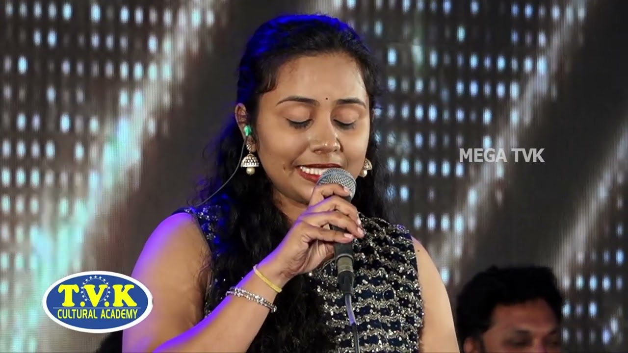 புது ரூட்டுலதான் ஹொய்யா நல்ல ரோட்டுலதான் நின்றாடும் வெள்ளி நிலவு.  Puthu Routula Thaan.