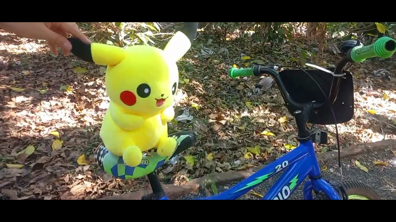 Pikachu en la bici - YouTube