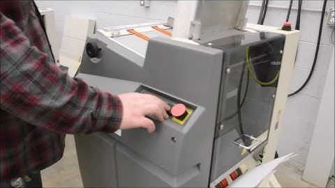 GBC AP2 Ultra Automatic Punch