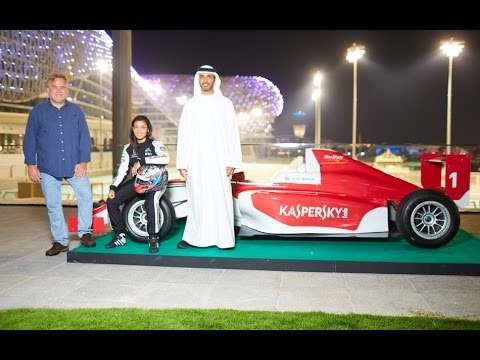 اول فتاة عربية إماراتية تشارك في سباقات الفورمولا 4