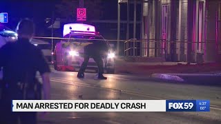Man killed in 2-car crash in downtown Indianapolis