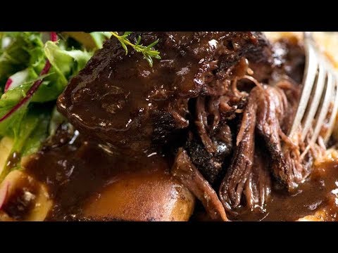 Slow Braised Beef Short Ribs in Red Wine Sauce