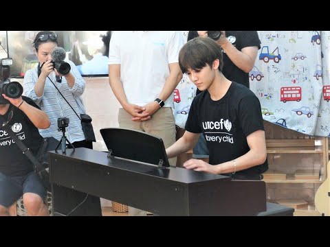 181029 NCT Jaemin playing piano in Vietnam // River flows in you