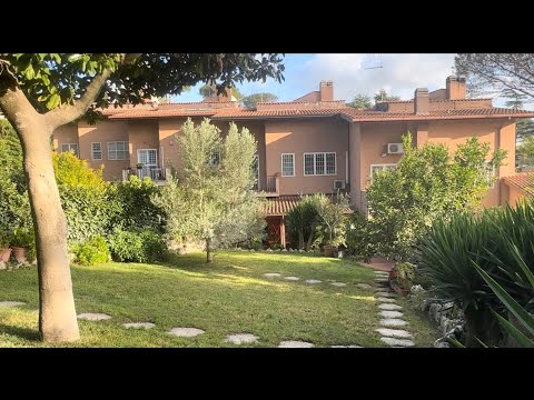 ROMA EUR TRE PINI VILLA CON GIARDINO E GARAGE - YouTube