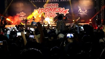 Iwan Fals - Kumenanti Seorang Kekasih (Live at Ancol)