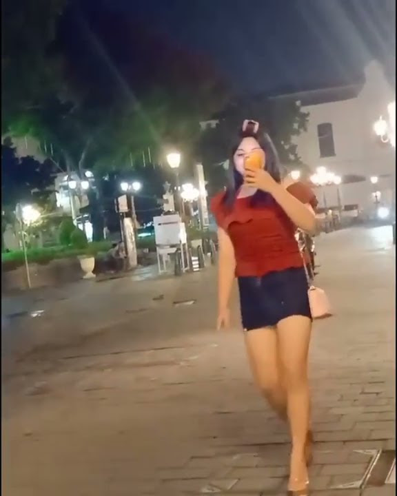 TRANSGENDER SHIF MALAM TAMAN LAWANG