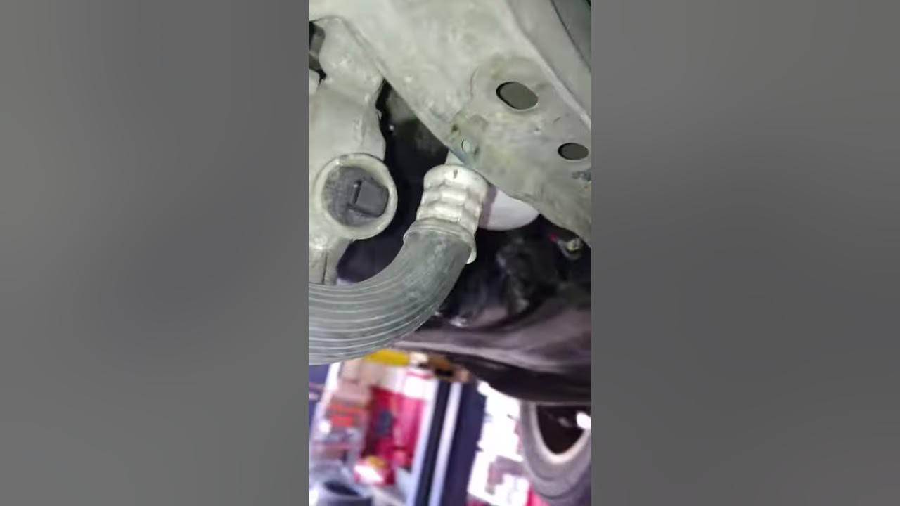 2009 dodge caliber alternator - YouTube