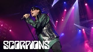 Video voorbeeld van "Scorpions - Dust In The Wind, Wind Of Change, 321 (Amazonia Part 3)"