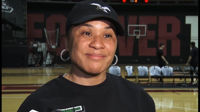 SportsCenter on X: Dawn Staley rockin' the Randall Cunningham Eagles  jersey 🦅  / X