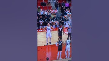 Jeremy Sochan shoots free throws one handed #shorts #nba