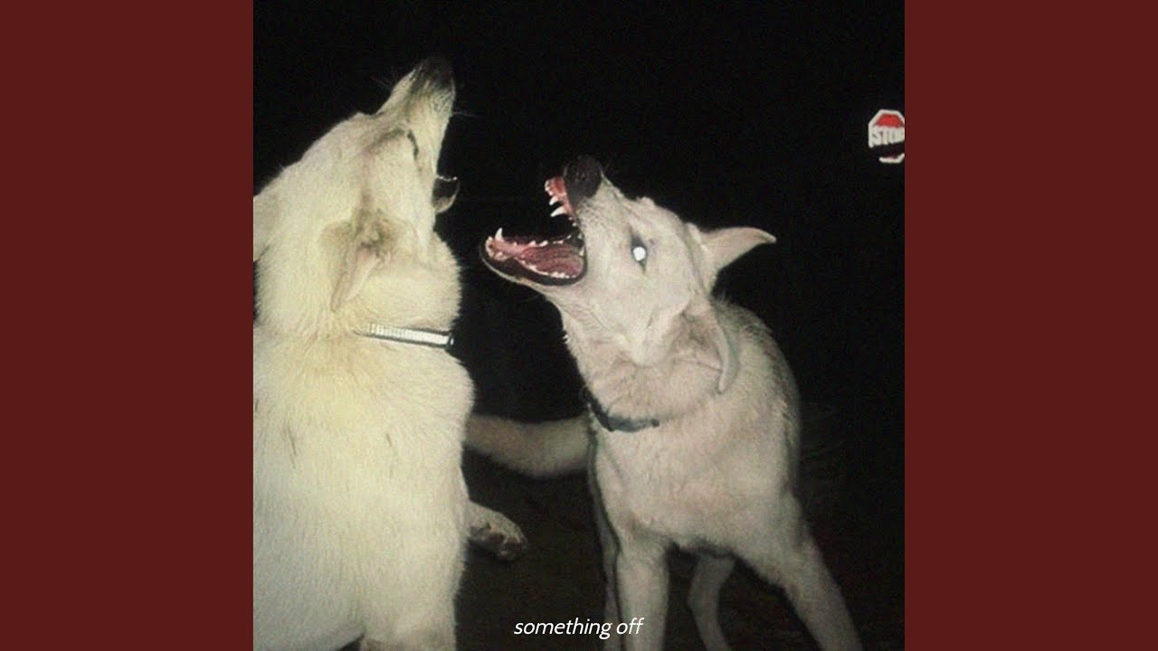 Смотреть «Hate Me!» на YouTube Смотреть «Hate Me!» на YouTube