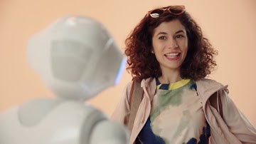 First Encounter with Pepper: a warm travel guide