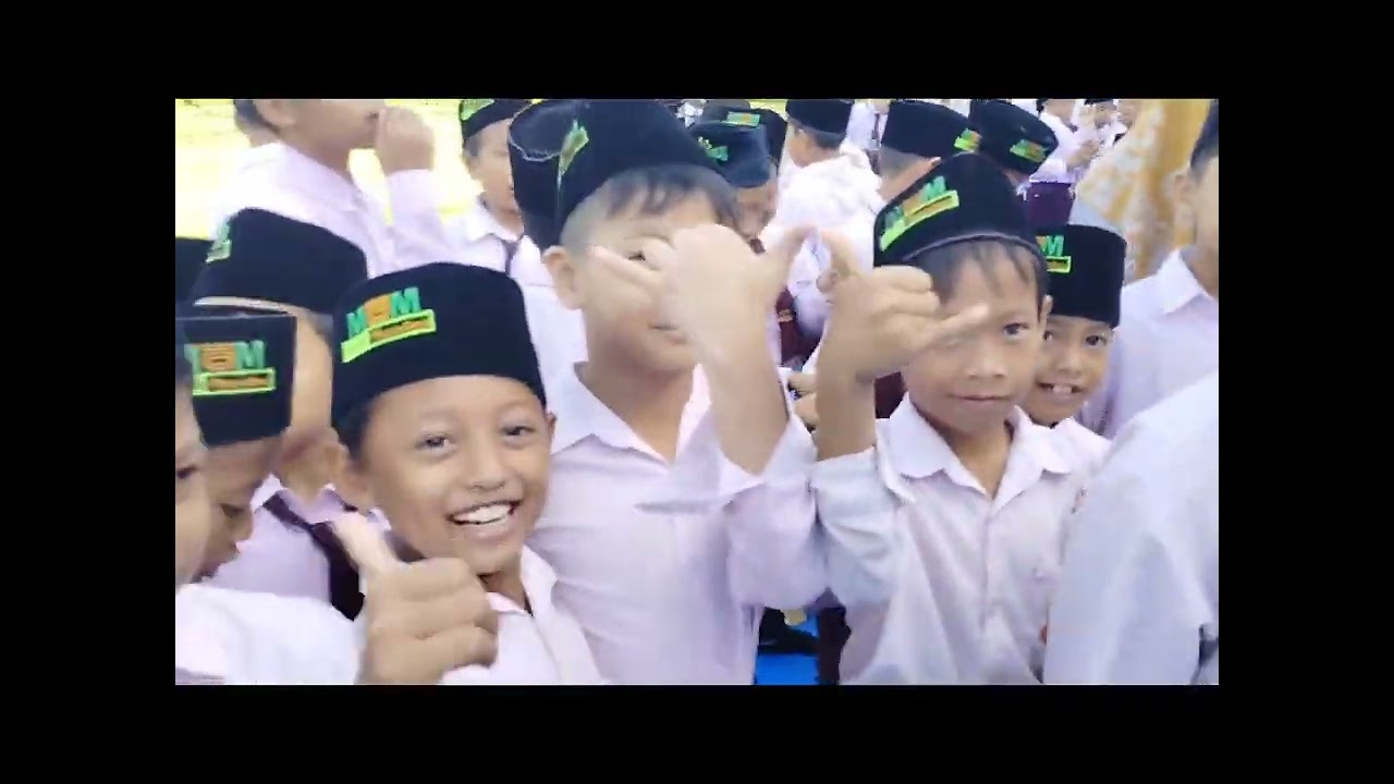 Peringatan Hari Guru Nasional 2025 - MI Darul Muta’allimin Patianrowo