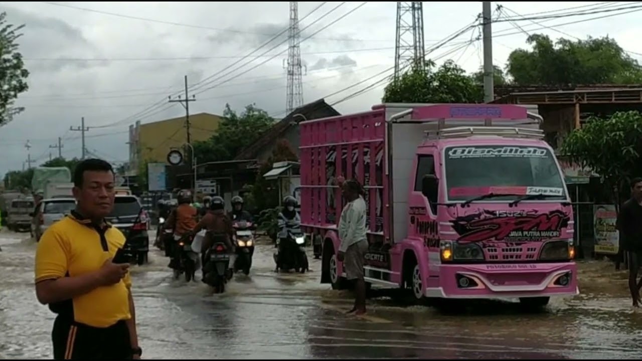 Jalur Utama Ponorogo Wonogiri Lumpuh Total Akibat Banjir