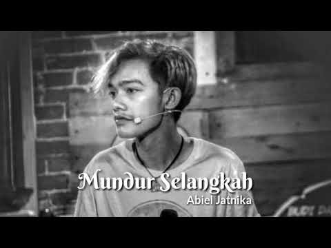 Video: Mengapa mundur selangkah?