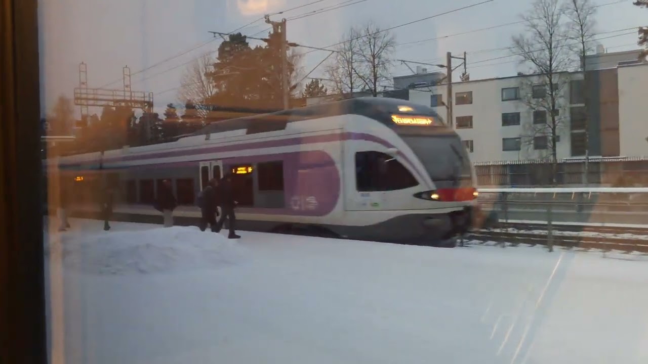 Train ride Helsinki-Vantaa airport-Helsinki Central station via Tikkurila (P-Line train)